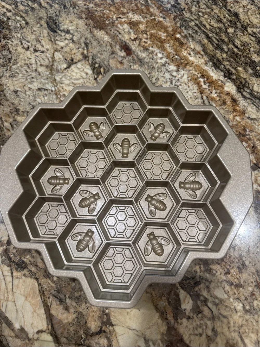 Honeycomb Cake Pan by Williams-Sonoma